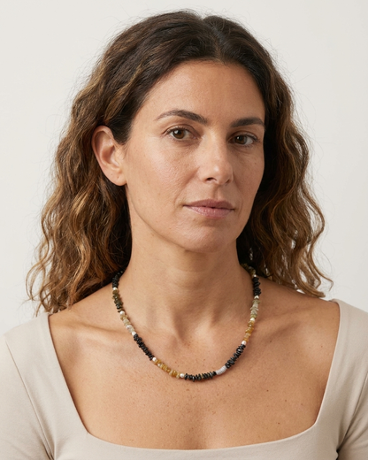 Collar Nora de chips de turmalina y perlas
