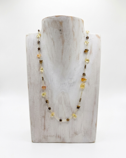 Collar Sol de citrino y estrellas en hilo dorado