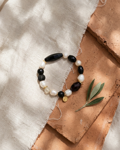 Pulsera Bruna de perlas y ónix negro